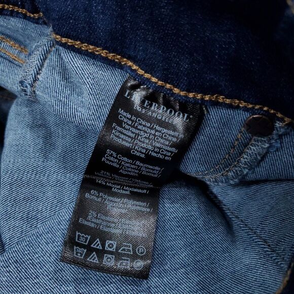 Liverpool Chloe Bermuda Pull On Stretch Jean Shorts Size 2 26 Blue Rolled - Picture 7 of 9